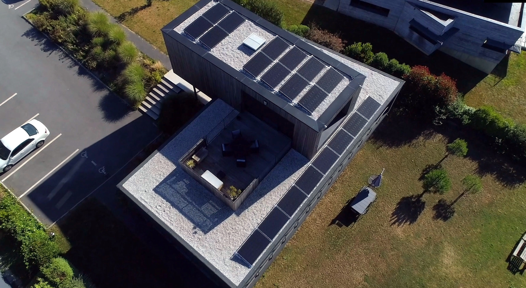 Installation-Panneaux-Photovoltaiques-ID-Interactive-Vannes-Circuit-Court Energie