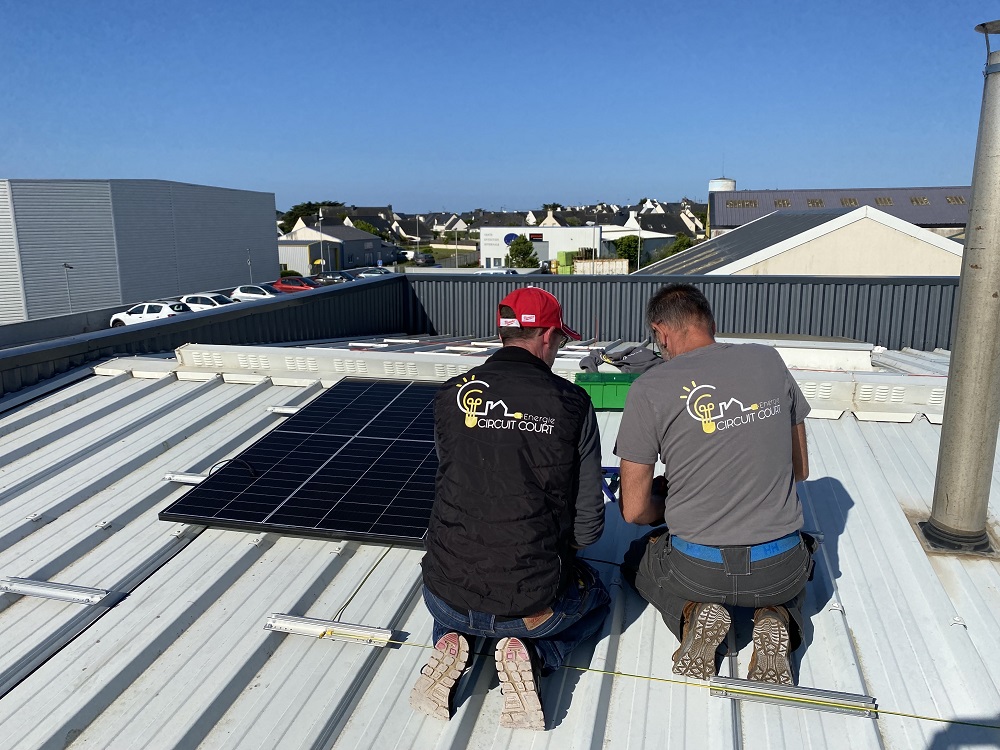 Chantier-installation-photovoltaique-entreprise-Quiberon-CCE