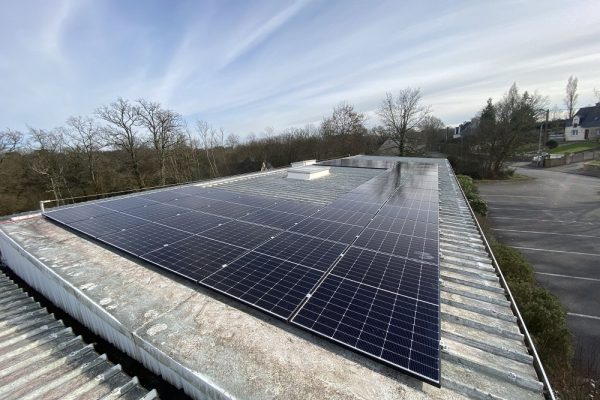 Installation-photovoltaique-piscine-pluneret-56-Circuit-Court-Energie