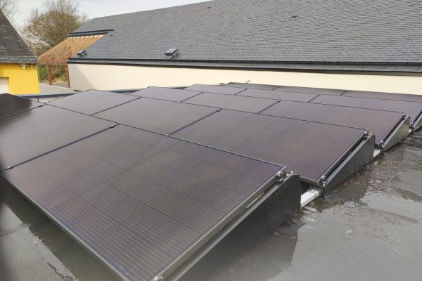Installation-solaire-cabinet-medical-Pluneret-56-Circuit-Court-Energie